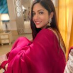 Ishita Dutta Instagram - Caption this one for me !! Pic by sukku @devikasingh_ 😊😊😊