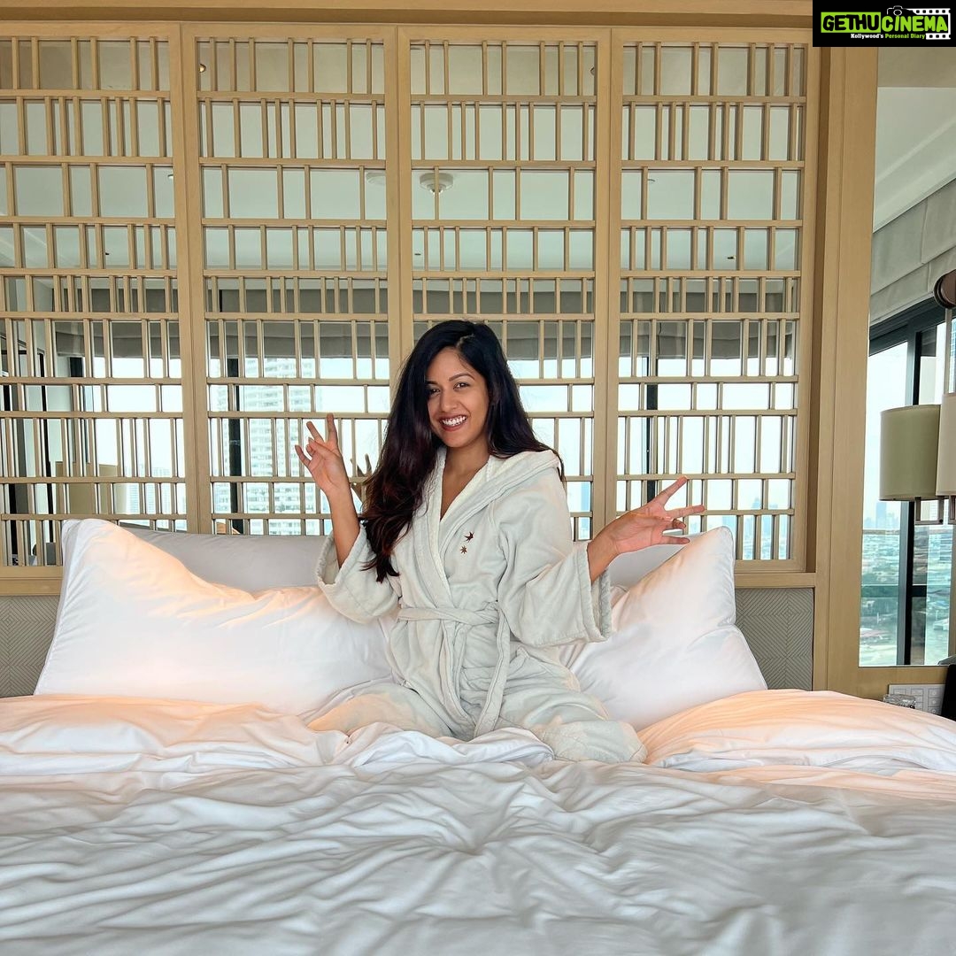 Ishita Dutta Instagram - Taking back home lot of memories and gifts π Thailand you were truly amazing. #bangkokdiaries @capellahotels @pickyourtrail #holidaydiaries #birthdaytrip #CapellaHotels #CapellaBangkok #UnwrapTheWorld #Pickyourtrail Wearing @myfywish @styling.your.soul