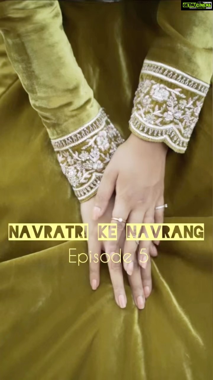 Ishita Dutta Instagram - Navratri ke Navrang Episode 5: Hara To new beginnings, the colour Green signifies growth, joy and an amalgamation with nature. Personally, I love being around nature and love the colour that portrays Maa Skandmata too. Happiness is decking up in green and dancing to the tunes of this religious festival. Here’s to more joy in everyone’s lives this festive season. Styled by: @styleitupbyaashna Shot by: @nikhil.p.sawant Outfit: @emiraasbyindrani @indrani_designerstore Jewellery: @maxplus_jewels Hair & Makeup Team: @makeoverbysejalthakkar @celebsmakeupbysejal @beenthere_donethat2018 Location: @sayagrandresortthane #navratri #2022 #ishitadutta