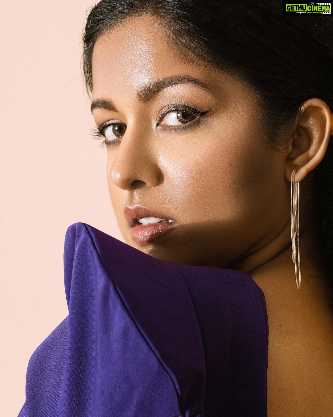 Ishita Dutta Instagram - Find comfort in the chaos… Styled by: @styleitupbyaashna Shot by: @kalyaam_2.0 Outfit : @ettikapoorofficial Jewellery: @blingthingstore Hair & Makeup by: @makeupbyheenal Location: @mymotifsstudios Retouch: @rajivshoots.official