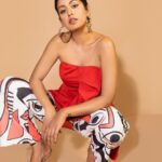 Ishita Dutta Instagram - ❤️🧡 Styled by: @styleitupbyaashna Shot by: @kalyaam_2.0 Corset: @cation.clothing Pants: @trenbee_ Jewellery: @blingthingstore Hair & Makeup by: @makeupbyheenal Location: @mymotifsstudios