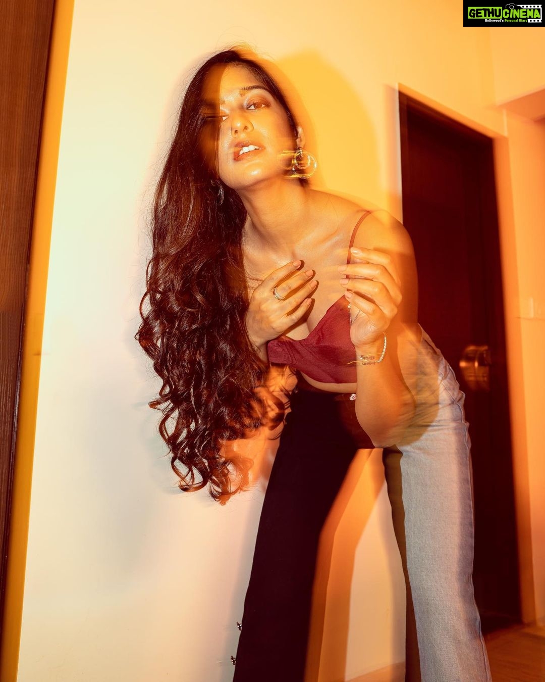 Ishita Dutta Instagram - Everything’s blurry but the feelings are real….