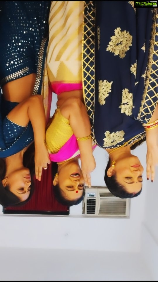 Ishita Dutta Instagram - #sundayfunday #sundayvibes #reelkarofeelkaro #reelitfeelit #instareels #onset #rockingmukherjees #greenroomdiaries #funtime #funnyreels #funnyvideos @optimystixmedia