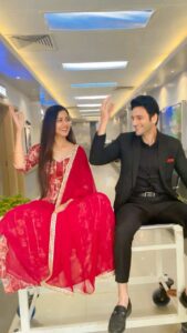 Ishita Dutta Instagram - Thodi si acting Thodi si masti 😝 @karaansuchak
