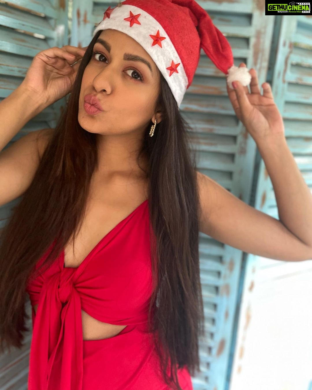 Ishita Dutta Instagram - Ho ho ho Merry Christmas 🎄
