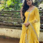 Ishita Dutta Instagram - Here you go… 🌻