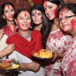 Ishita Dutta Instagram - Subho Bijoya 🙏 Going to miss সিঁদুর খেলা this year #throwback to when things were normal ❤️❤️❤️