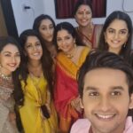 Ishita Dutta Instagram - Happy happy daughters day ❤️ On set celebration with Baba Maa Chachi and Chacha @ravimahashabde @sneharaikar @itsshwetarastogi @deepakdaryanii @nehaharsora_ @vaibhavimahajan @dingli7 @meghanjadhav @patralichattopadhyay