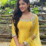 Ishita Dutta Instagram - Here you go… 🌻