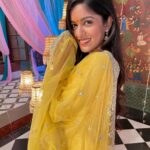 Ishita Dutta Instagram - Here you go… 🌻