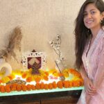 Ishita Dutta Instagram - Ganapati Bappa Morya 🙏🙏🙏 #ganapatibappamorya @gopivaiddesigns