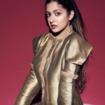 Ishita Dutta Instagram - Step up and glow ✨ Styling & Concept: @styleitupbyaashna Photography: @mandar__ Outfit: @tailleur.india Rings: @fashionjewellery_21 HMU: @makeupbyheenal Studio: @studio211mumbai