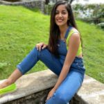 Ishita Dutta Instagram - Feeling green 🍃 Dungree: @finsburylondon Stylist: @styledbynikinagda
