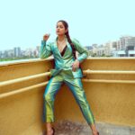 Ishita Dutta Instagram - Caption this…. 💚💚💚 Styling & Concept: @styleitupbyaashna Shot by: @nikhil.p.sawant Pantsuit: @raman_malhi_official Necklace: @blingathon_official HMU Team Head: @amuthevar HMU Team: @shribhalerao_