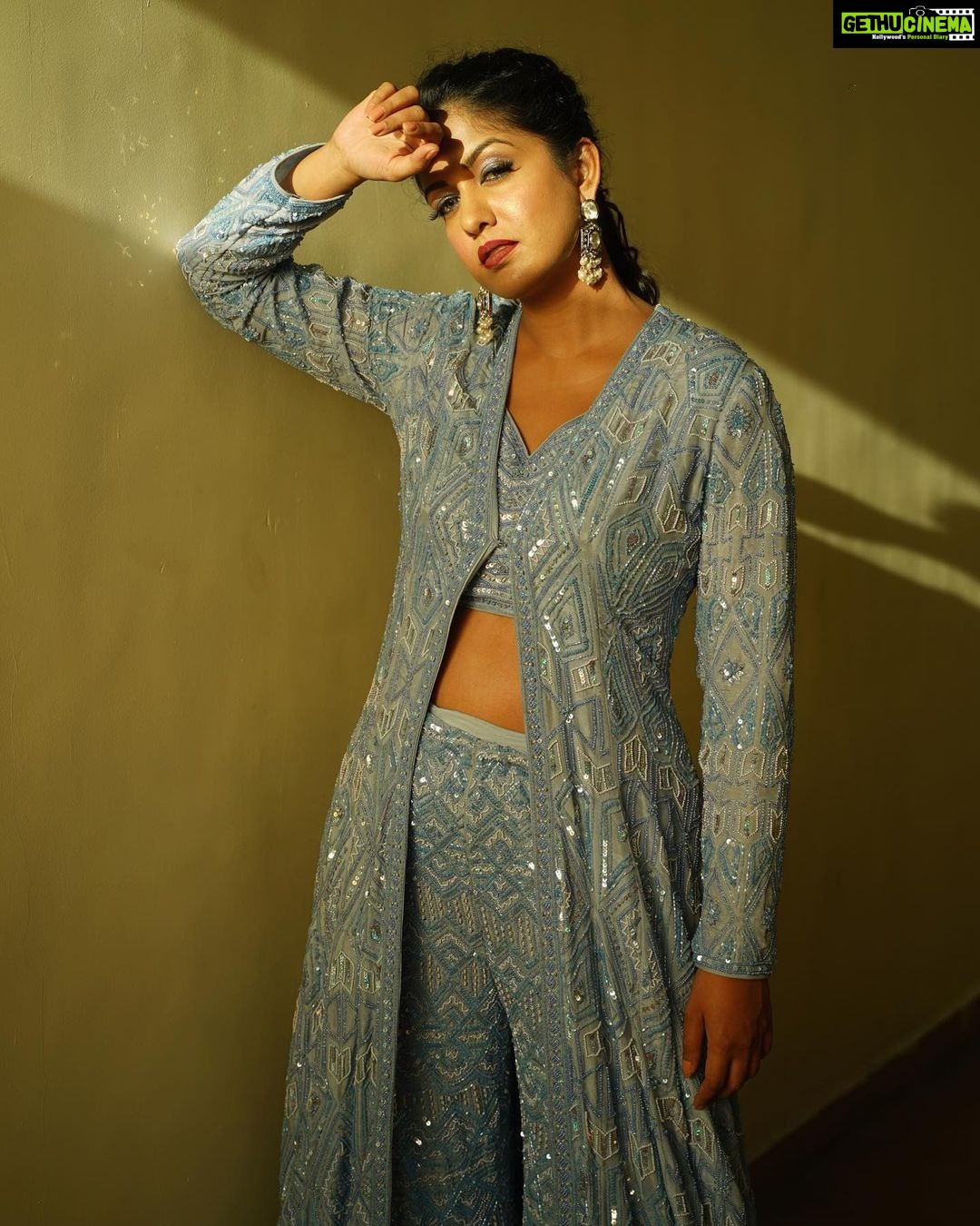 Ishita Dutta Instagram - Navratri ke Navrang Episode 3: Neela The colour Blue spells royalty and serenity. Applying this context to our lives will only create a sense of calmness and richness. So stepping into the avtaar of Maa Chandraghanta, I am adorning a royal blue today to keep my sense of royalty intact while maintaining the humbleness and calm in my life. Styled by: @styleitupbyaashna Shot by: @nikhil.p.sawant Outfit: @emiraasbyindrani @indrani_designerstore Jewellery: @maxplus_jewels Hair & Makeup Team: @makeoverbysejalthakkar @celebsmakeupbysejal Location: @sayagrandresortthane Caption credit: @beenthere_donethat2018 #navratri #2022 #ishitadutta