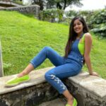 Ishita Dutta Instagram - Feeling green 🍃 Dungree: @finsburylondon Stylist: @styledbynikinagda