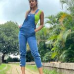 Ishita Dutta Instagram - Feeling green 🍃 Dungree: @finsburylondon Stylist: @styledbynikinagda