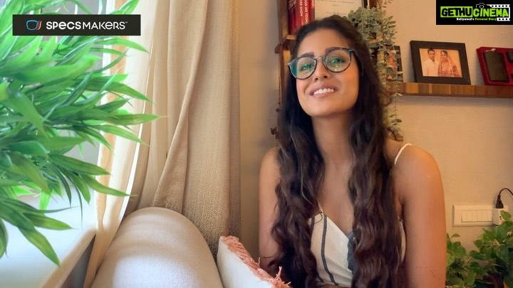 Ishita Dutta Instagram - Overexposure to the blue light emitted out of digital screens can cause a lot of problems like disturbed sleep, irritation in eyes, etc. Which is why I ordered a pair of frames with #BlueZero lenses from @SpecsmakersOfficial. With their 3D Try-On feature, I can also see how the frame would look on my face. Their frames are supercomfortable.. Log on to specsmakers.in!