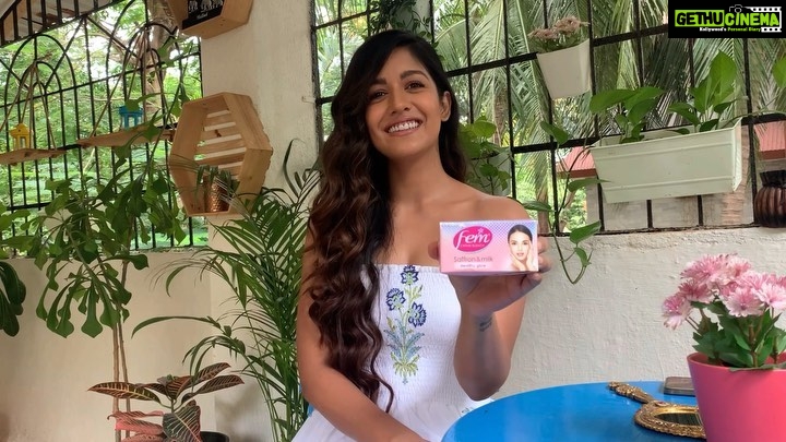 Ishita Dutta Instagram - To be honest, I am head over heels in love with FEM Saffron & Milk bleach! It is powered with natural ingredients like saffron and milk to give an instant, healthy & long-lasting glow to my skin. Grab your FEM Saffron & Milk Bleach from Nykaa now by visiting the link in my bio Follow @femskincare for amazing skin care tips and tricks! #GlowNaturallyWithFem #FemSalonLikeGlow #FemNo1BleachBrand #ad Disclaimer - According to AC Nielsen Research March 2021