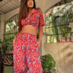 Ishita Dutta Instagram - New Monday New Week New Goals ❤️❤️❤️ Stylist: @styledbynikinagda Outfit: @oldmarigoldindia