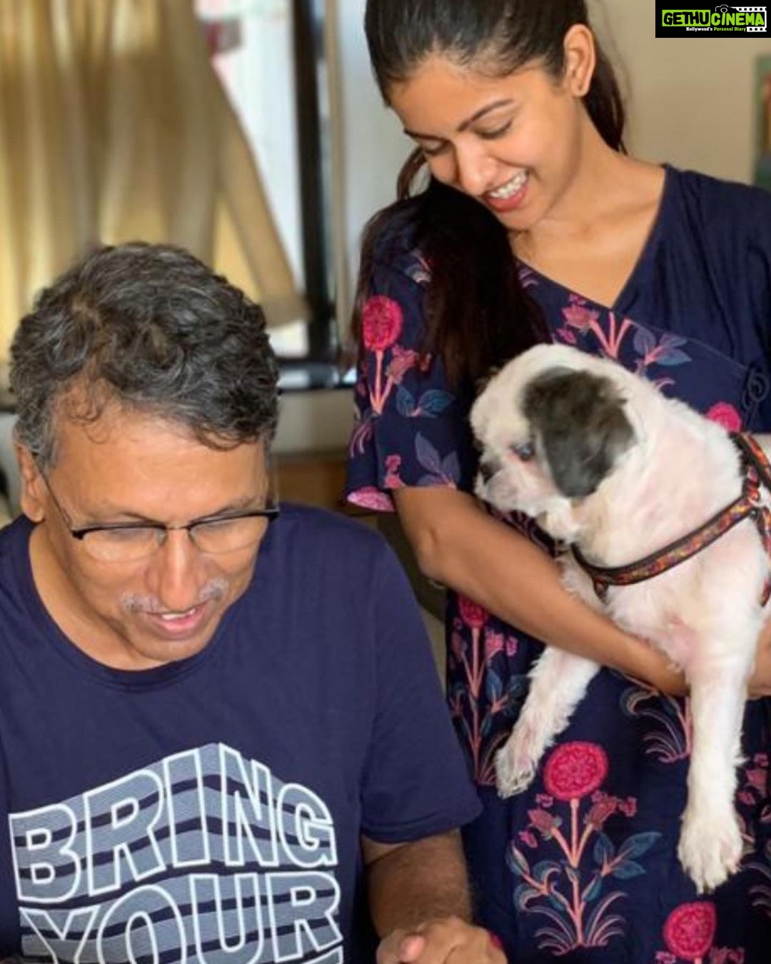 Ishita Dutta Instagram - Happy Father’s Day to the worlds best dad…. Baba u r my chai partner forever ❤️ Love u baba💕