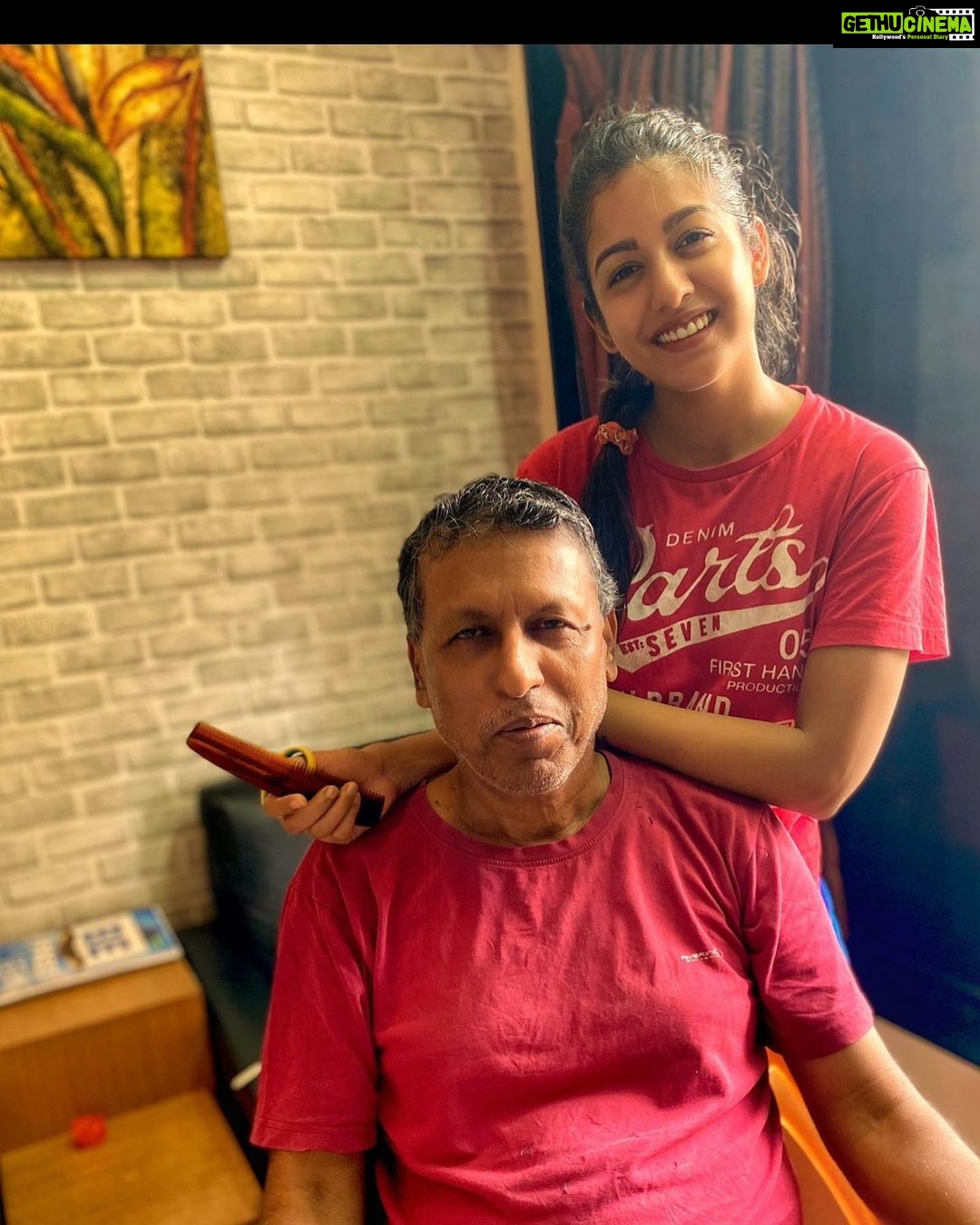 Ishita Dutta Instagram - Happy Father’s Day to the worlds best dad…. Baba u r my chai partner forever ❤️ Love u baba💕