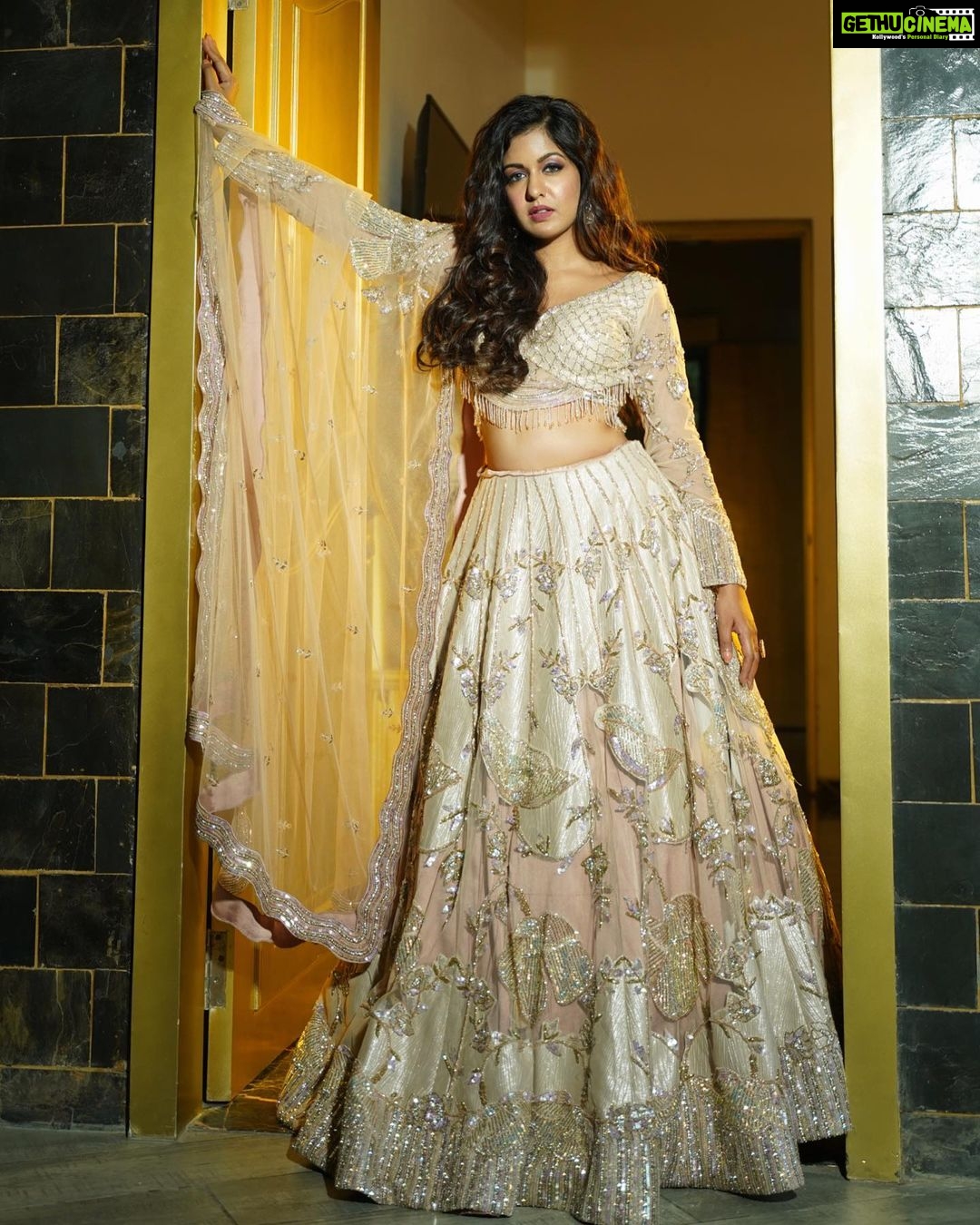 Ishita Dutta Instagram - Navratri ke Navrang Episode 1: Safed Styled by: @styleitupbyaashna Shot by: @nikhil.p.sawant Outfit: @emiraasbyindrani @indrani_designerstore Jewellery: @maxplus_jewels Hair & Makeup Team: @makeoverbysejalthakkar @celebsmakeupbysejal Location: @sayagrandresortthane #navratri #2022 #ishitadutta