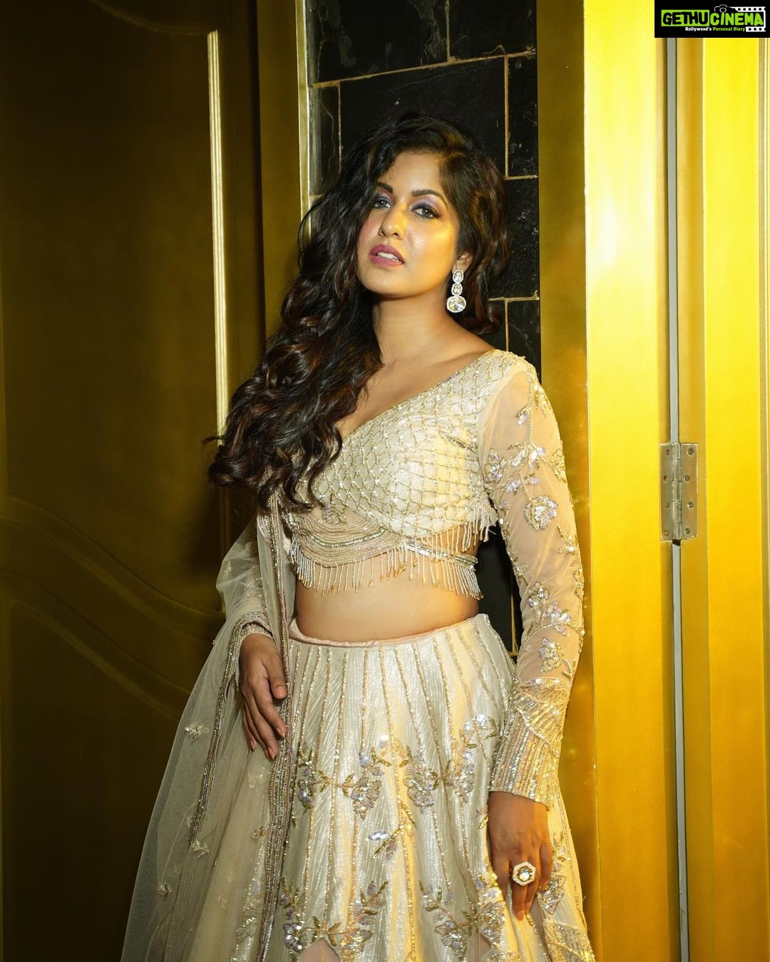 Ishita Dutta Instagram - Navratri ke Navrang Episode 1: Safed Styled by: @styleitupbyaashna Shot by: @nikhil.p.sawant Outfit: @emiraasbyindrani @indrani_designerstore Jewellery: @maxplus_jewels Hair & Makeup Team: @makeoverbysejalthakkar @celebsmakeupbysejal Location: @sayagrandresortthane #navratri #2022 #ishitadutta