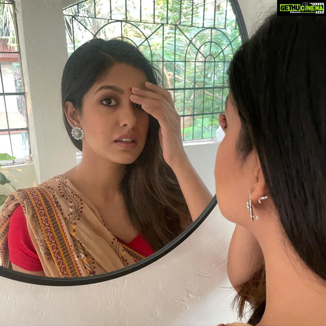 Ishita Dutta Instagram - I love the way you look at me and see the love in your eyes ❤️