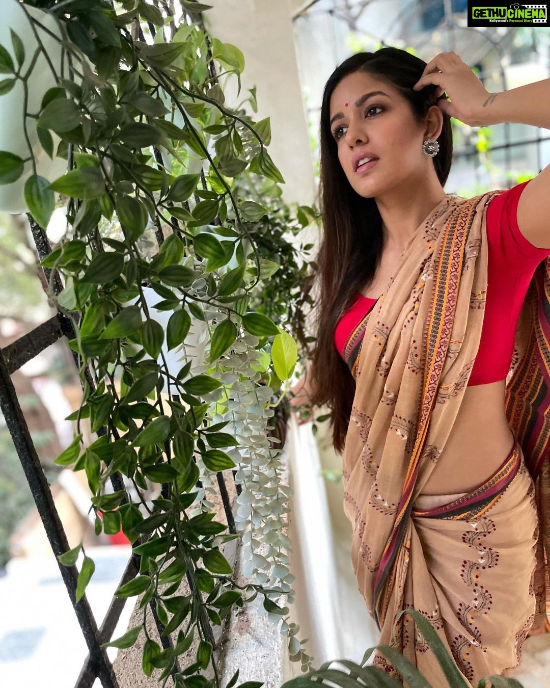 Ishita Dutta Instagram - Saree love always and forever ❤️
