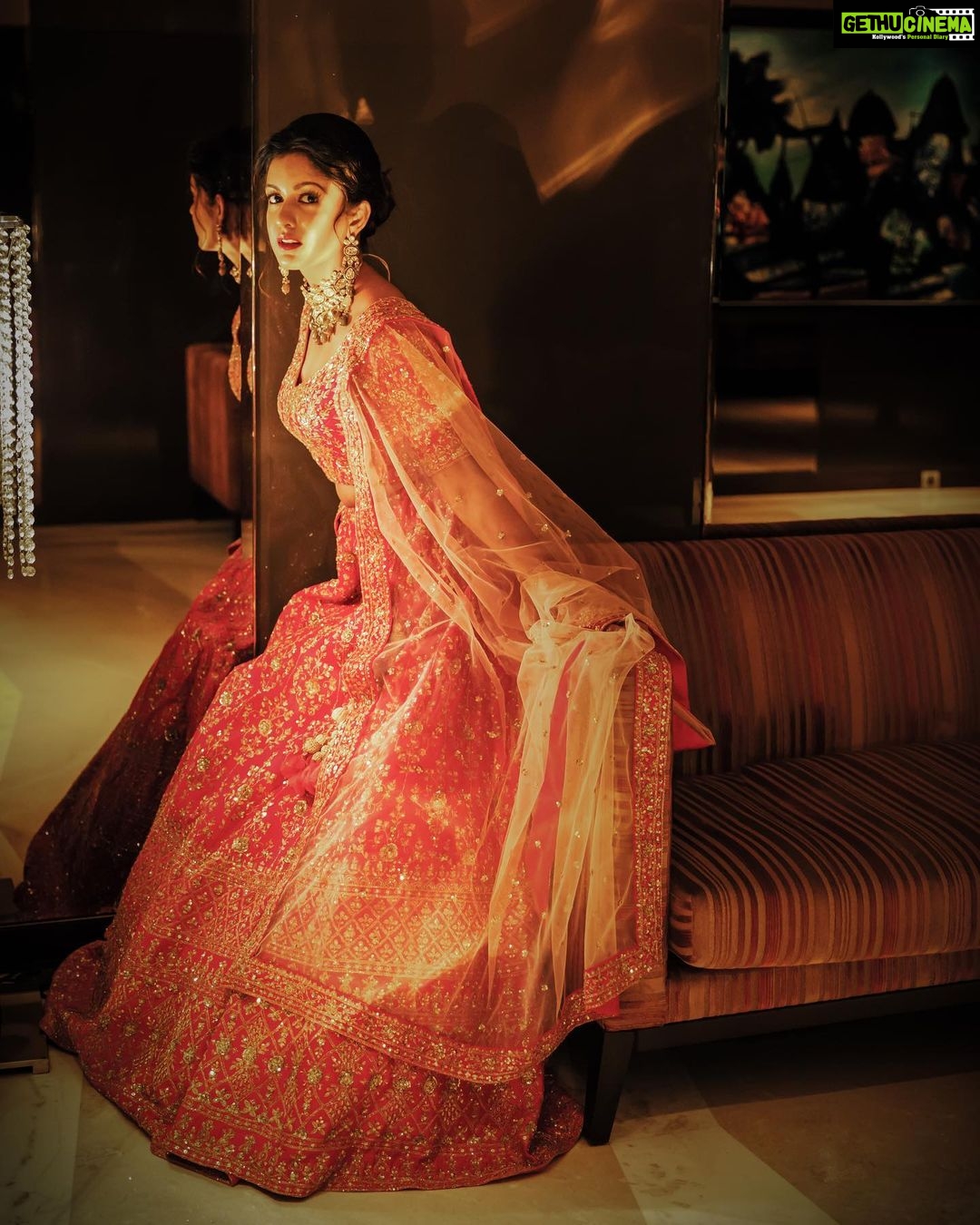 Ishita Dutta Instagram - #royalvibesonly ๐ธ๐ผ Styled by : @krishi1606 Photography: @sanjaydubeyphotography Outfit : @kalighataindia Jewellery : @getjunkd.in Makeup : @makeupbykausha Hair : @amuthevar Assistant : @desairadhika Editing : @niravthakkarphotograhy Location courtesy: @tajsantacruzmumbai