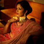 Ishita Dutta Instagram - 'ek chutki sindoor ki keemat..' We are as you say Crazy Movie buffs, this look actually by definition describes the Indian Bride & there is nothing more mesmerizing than that!! Styled by : @krishi1606 Photography: @sanjaydubeyphotography Outfit : @kalighataindia Jewellery : @getjunkd.in Makeup : @makeupbykausha Hair : @amuthevar Assistant : @desairadhika Editing : @niravthakkarphotograhy Location courtesy: @tajsantacruzmumbai