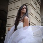 Ishita Dutta Instagram – #unedited 🤍

For the first time In a shoot I did not need any edit or touch up….absolutely love the feel n vibe of these pics… 

Styled by: @styleitupbyaashna 
Shot by: @iamtauseefs 

Outfit: @tarjanikeshari_label 
Necklace Set: @nivi_accessories 

HMU: @makeup_by_neha_ansari