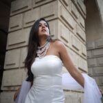 Ishita Dutta Instagram – #unedited 🤍

For the first time In a shoot I did not need any edit or touch up….absolutely love the feel n vibe of these pics… 

Styled by: @styleitupbyaashna 
Shot by: @iamtauseefs 

Outfit: @tarjanikeshari_label 
Necklace Set: @nivi_accessories 

HMU: @makeup_by_neha_ansari