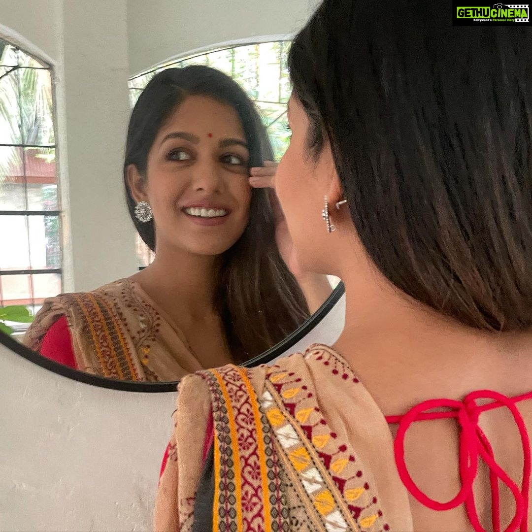 Ishita Dutta Instagram - I love the way you look at me and see the love in your eyes ❤️
