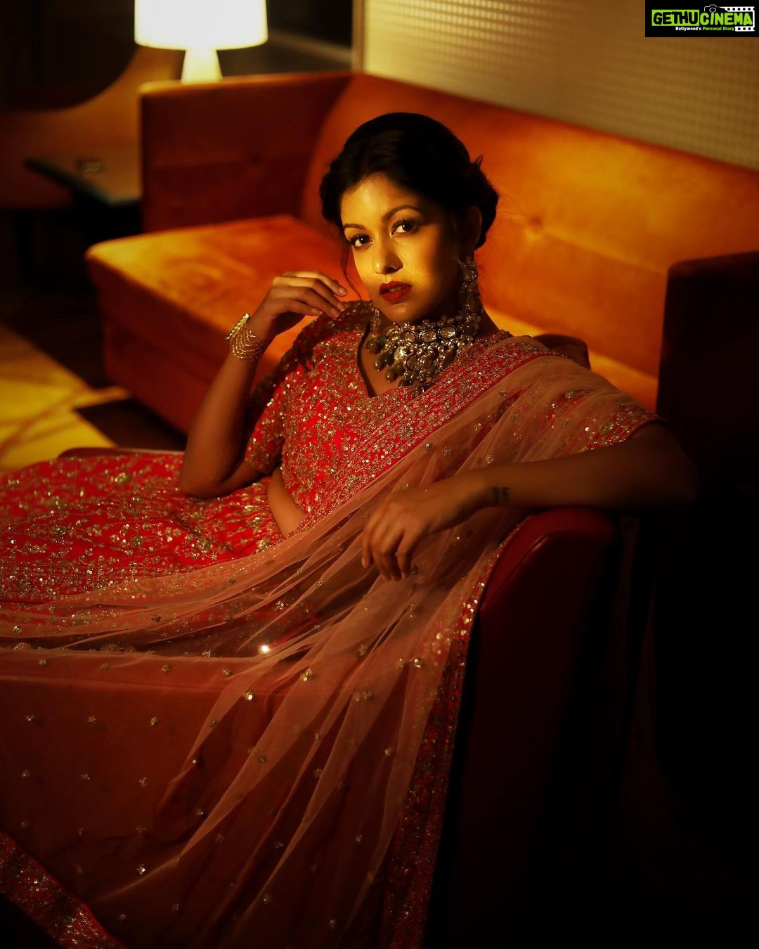 Ishita Dutta Instagram - #royalvibesonly ๐ธ๐ผ Styled by : @krishi1606 Photography: @sanjaydubeyphotography Outfit : @kalighataindia Jewellery : @getjunkd.in Makeup : @makeupbykausha Hair : @amuthevar Assistant : @desairadhika Editing : @niravthakkarphotograhy Location courtesy: @tajsantacruzmumbai