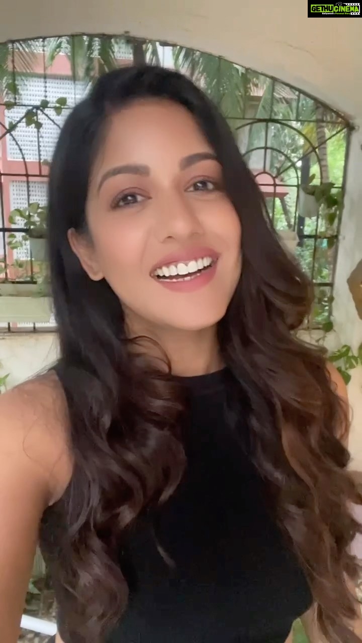 Ishita Dutta Instagram - Hey guys guess what I am finally on @hipiofficialapp Download the Hipi App now and follow me on Hipi with the same ID ishidutta See you all there…❤️❤️❤️