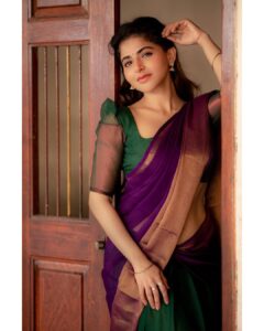 Iswarya Menon Instagram - Happy Dussehra 🏹
.
.
📷 @camerasenthil 
@jeevithamakeupartistry 
@ivalinmabia