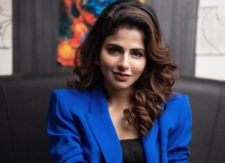 Iswarya Menon Instagram - 💙 . @ashokmak_photography @hairstylistgopi @priyaa.karan @makeup_sureshkumar