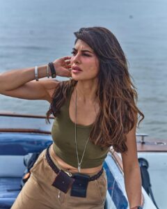 Jacqueline Fernandez Instagram - Grateful for the love #ramsetu IN CINEMAS NOW ❤️❤️