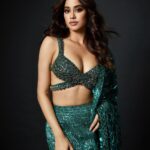 Janhvi Kapoor Instagram – I think I found my new favourite colour #diwaliszn 💥