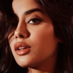 Janhvi Kapoor Instagram - The blower really killed my vibe at the end 🥲
