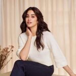 Janhvi Kapoor Instagram - Fall ready with @uniqloin! Check out the new Knit collection which is soft in texture, made of 100% high quality fabric and available in a variety of colours. #UNIQLOIndia #LifeWear #KnitCollection