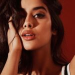 Janhvi Kapoor Instagram - 🖤🤍❤️ #Mili