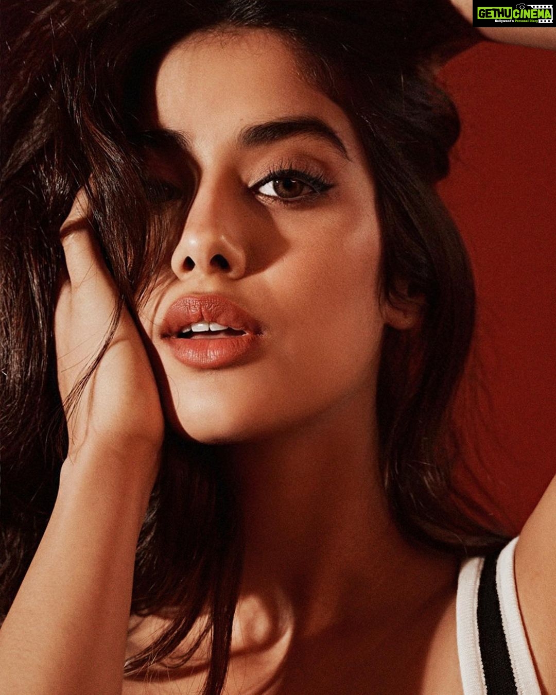 Janhvi Kapoor Instagram - 🖤🤍❤️ #Mili