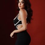 Janhvi Kapoor Instagram - 🖤🤍❤️ #Mili