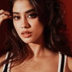 Janhvi Kapoor Instagram - 🖤🤍❤️ #Mili