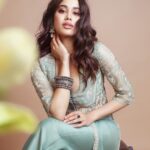 Janhvi Kapoor Instagram - portraits of a girl out of a freezer… and into your hearts?? 😬🙃🤞🏻 #Mili