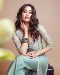 Janhvi Kapoor Instagram - portraits of a girl out of a freezer… and into your hearts?? 😬🙃🤞🏻 #Mili