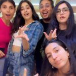 Janhvi Kapoor Instagram - 🤔 🤷🏻‍♀️